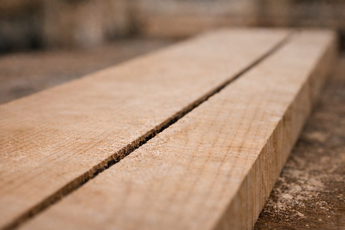 あさりによって刃の厚みより切り溝が広くなる仕組み